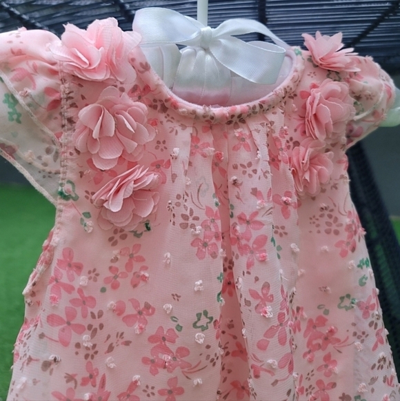 Baby Girl 3–6M Lot w/ Organic Tanks, Graphic Onesies & Floral Outfit | NWT - Picture 9 of 9